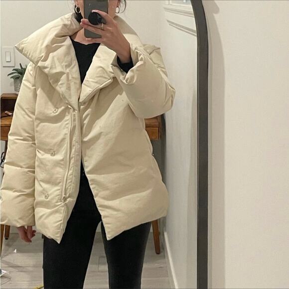 Dynamite Women’s Puffer Jackets Coats Size Medium Rainy day Beige EUC - Picture 1 of 9